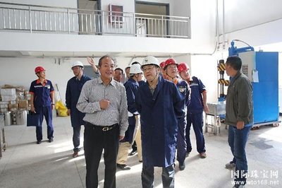 中国黄金集团公司副总经理杨奇一行深入三门峡金银制品公司调研指导